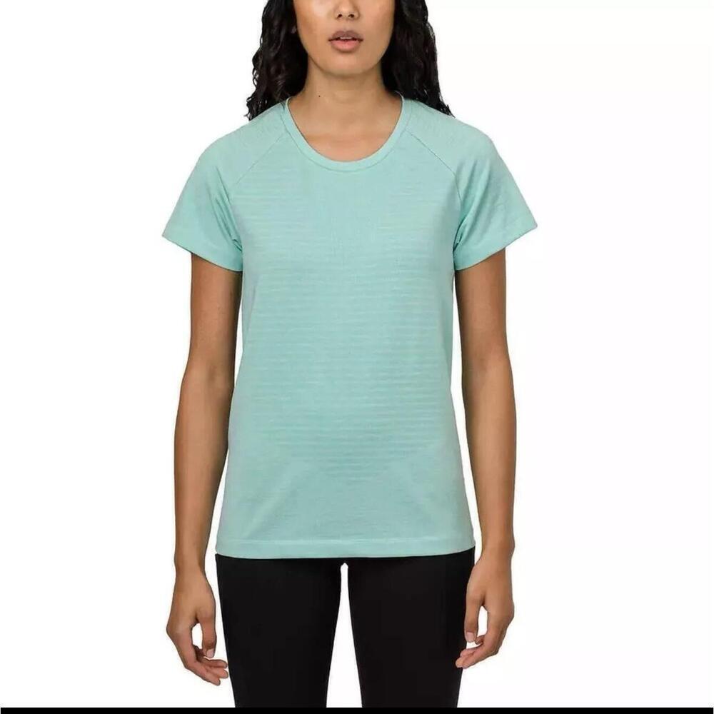 Tuff Athletics Women's Seamless Active Tee. Size M. AL
